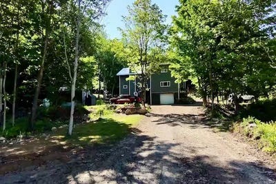 /international/us/215-fish-mountain-road-lake-pleasant-ny-110099981295/
