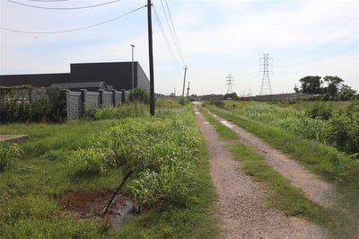 /international/us/427-procter-road-baytown-tx-110105002081/