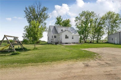/international/us/18940-270th-street-long-prairie-mn-110108451689/