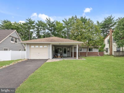 /international/us/181-somerset-drive-willingboro-nj-110108961383/
