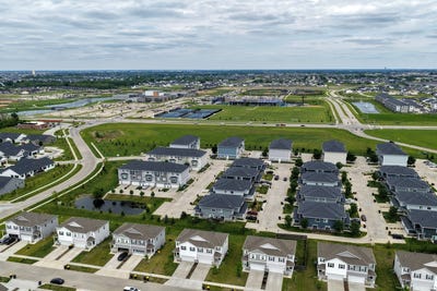 /international/us/289-nw-charlestown-lane-waukee-ia-110108179668/