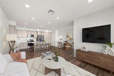 /international/us/420-coyote-lake-forest-ca-110098217902/