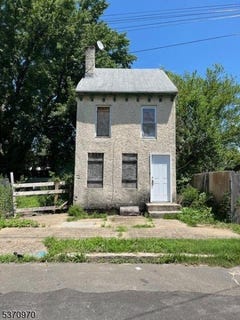 /international/us/2018-miller-st-camden-city-nj-110100837490/