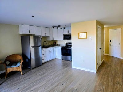 /international/us/574-main-street-damariscotta-me-110102225056/