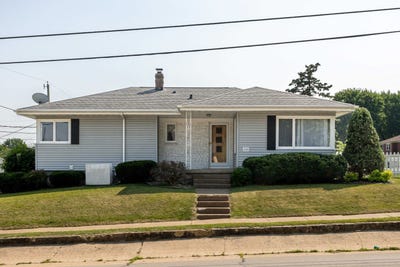 /international/us/2085-roosevelt-dubuque-ia-110101190859/