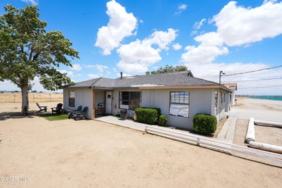 /international/us/38906-10th-street-palmdale-ca-110108473727/