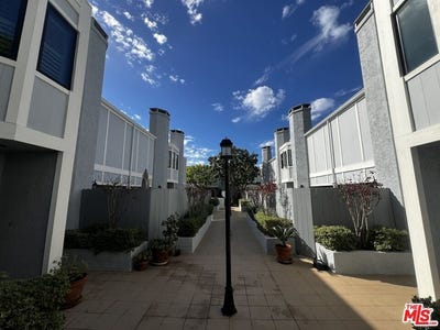 /international/us/1044-20th-st-santa-monica-ca-110106275080/