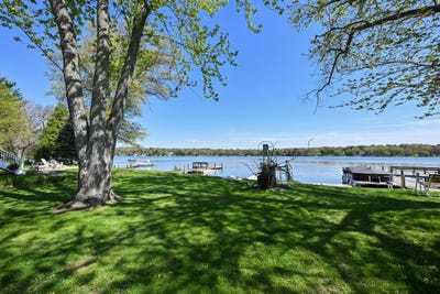 /international/us/w944-shorewood-dr-east-troy-wi-110107891856/