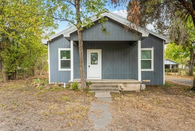/international/us/703-gift-street-marlin-tx-110120552386/