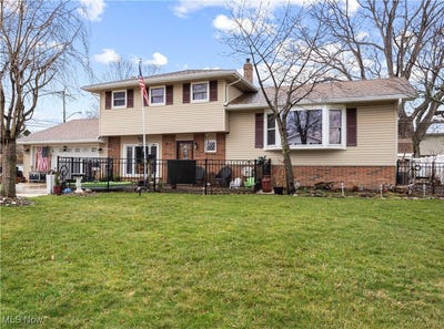 /international/us/178-beachwood-avenue-avon-lake-oh-110098425146/