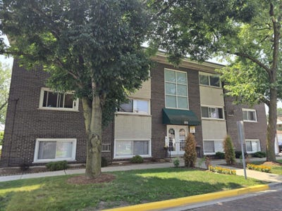 /international/us/1101-harlem-avenue-forest-park-il-110108604788/