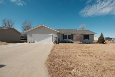 /international/us/1303-11th-avenue-ne-sioux-center-ia-110106092473/