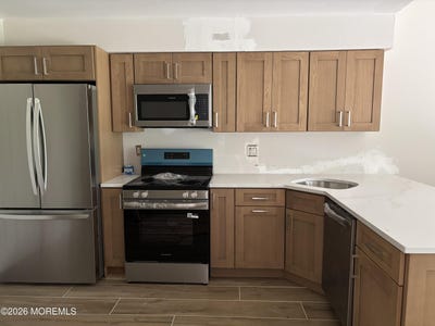 /international/us/78-malibu-drive-eatontown-nj-110108687203/