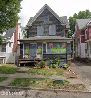 /international/us/890-s-19th-street-newark-nj-110108751294/