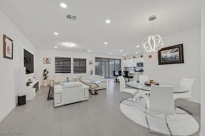 /international/us/2933-little-current-road-north-las-vegas-nv-110106099228/