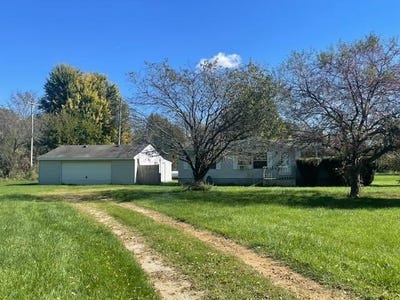 /international/us/7125-hall-road-bellevue-mi-110120418486/