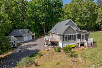 /international/us/28-lakeview-bracey-va-110099236749/