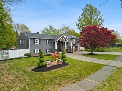 /international/us/341-high-st-whitman-ma-110108297424/