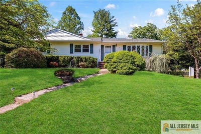 /international/us/15-kings-road-east-brunswick-nj-110108018324/