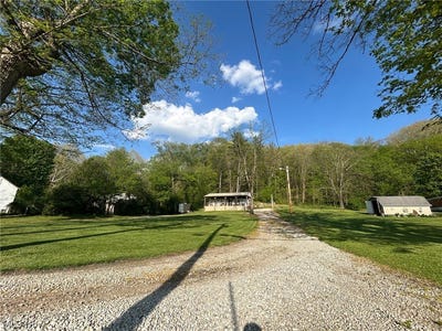 /international/us/38478-red-road-nelsonville-oh-110107602182/