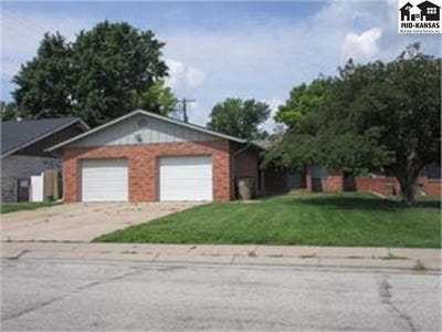 /international/us/803-old-farm-estates-hutchinson-ks-110100566508/