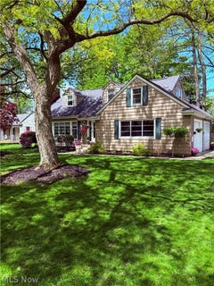 /international/us/22636-locust-lane-rocky-river-oh-110107728475/