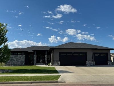 /international/us/809-rylee-way-yankton-sd-110106772332/