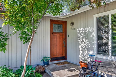 /international/us/533-nw-7th-street-redmond-or-110106701064/