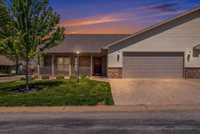 /international/us/1359-moonlight-lane-fond-du-lac-wi-110107958749/