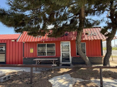 /international/us/421-w-russworm-dr-watonga-ok-110107786838/