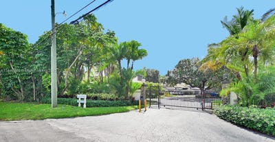 /international/us/8626-sw-94th-st-miami-fl-110101177829/