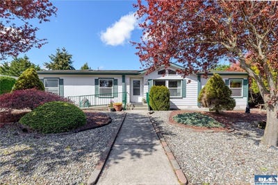 /international/us/645-n-7th-sequim-wa-110107419825/
