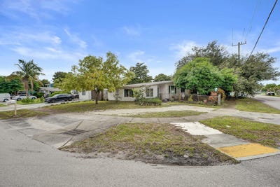 /international/us/3630-sw-40th-street-west-park-fl-110110294112/