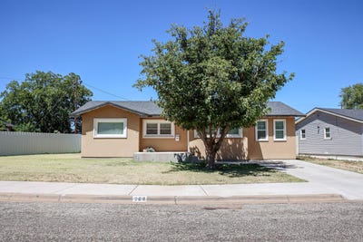 /international/us/208-flint-drive-levelland-tx-110119610524/