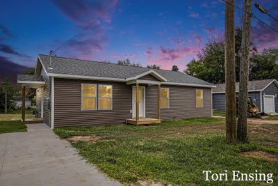 /international/us/1113-e-pearl-street-greenville-mi-110101231476/