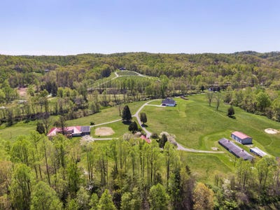 /international/us/212-adkins-finley-lane-milton-wv-110091843079/