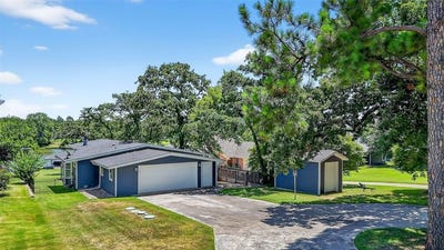 /international/us/106-blackfoot-trail-lake-kiowa-tx-110101143747/