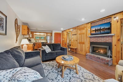 /international/us/2507-beaver-brook-lane-carrabassett-valley-me-110110173192/