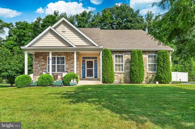 /international/us/105-woods-edge-drive-douglassville-pa-110109145201/