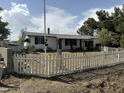 /international/us/2532-huron-street-dewey-humboldt-az-110100480686/
