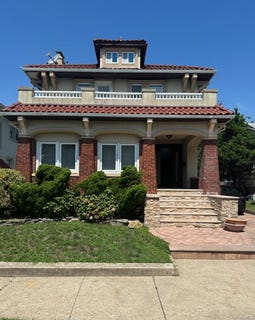 /international/us/61-w-walnut-street-long-beach-ny-110109137600/