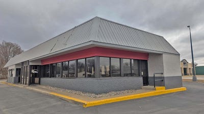 /international/us/704-s-grand-avenue-spencer-ia-110106072552/