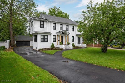 /international/us/4266-wooster-road-fairview-park-oh-110101232457/