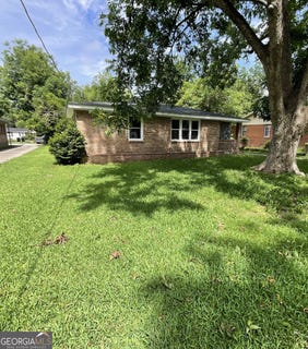 /international/us/46-king-street-fort-valley-ga-110108444472/