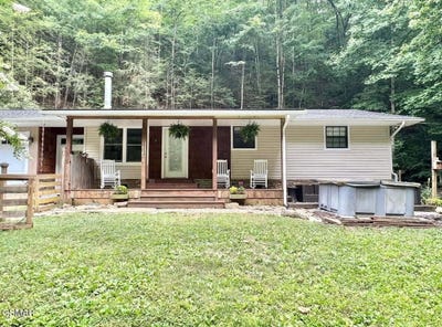 /international/us/3528-lost-branch-road-sevierville-tn-110108552503/