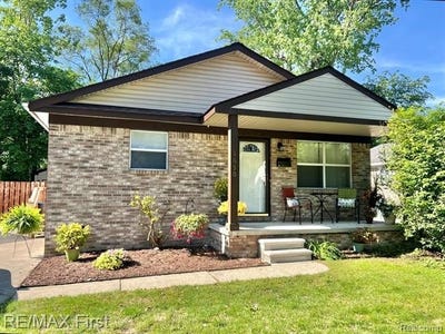 /international/us/1650-woodward-hts-ferndale-mi-110108389171/
