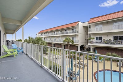 /international/us/1453-e-beach-boulevard-pass-christian-ms-110100332799/