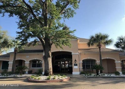 /international/us/2252-beach-drive-gulfport-ms-110100566683/