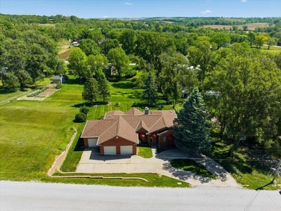 /international/us/19241-hawthorne-avenue-council-bluffs-ia-110109005831/