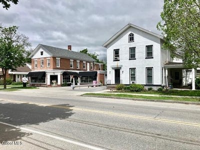/international/us/65-bay-street-glens-falls-ny-110100777508/